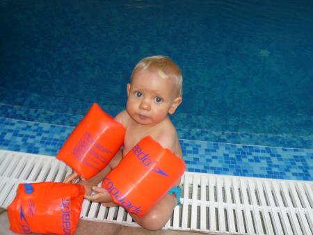 Un peu grands, les brassards.....