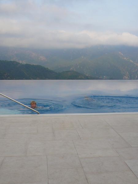 Wouahhh, quelle piscine!